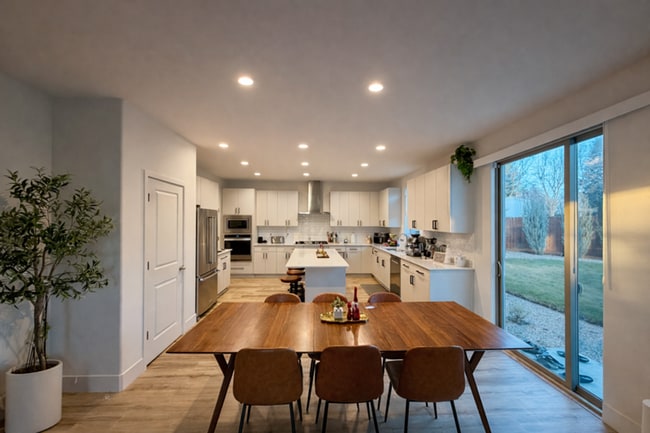 Building Photo - Beautiful home for rent in gated community in Visalia!