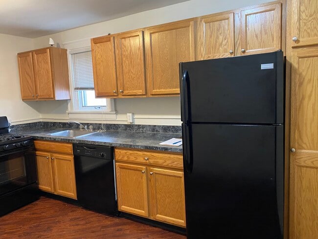 Building Photo - 608 Elmwood Ave Unit 195-B