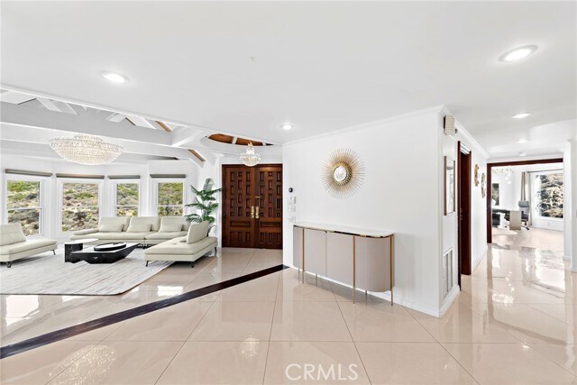 Photo - 530 Temple Hills Dr
