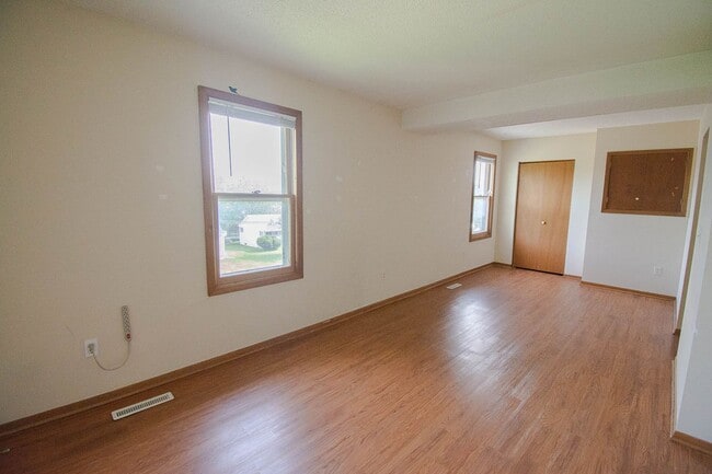 Photo - 104 21st St SW Unit B - Upper Floor