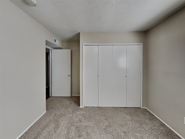 Building Photo - 6646 Loch Langham Dr