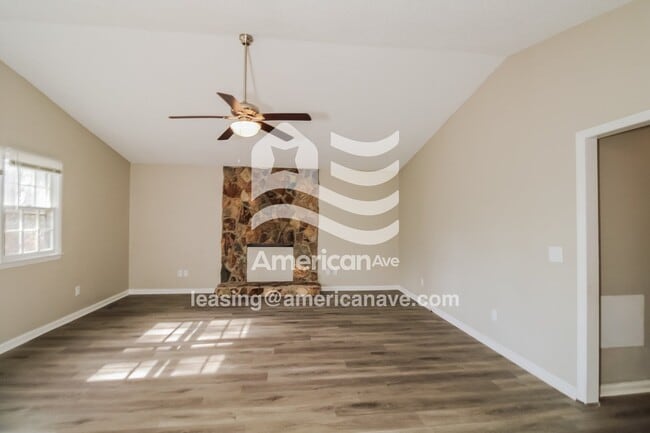 Photo - 216 Pond Ridge Rd E