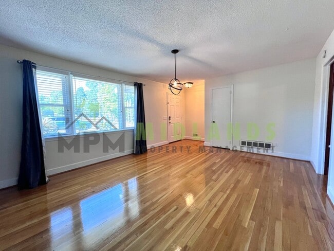 Photo - 3836 Davies Dr