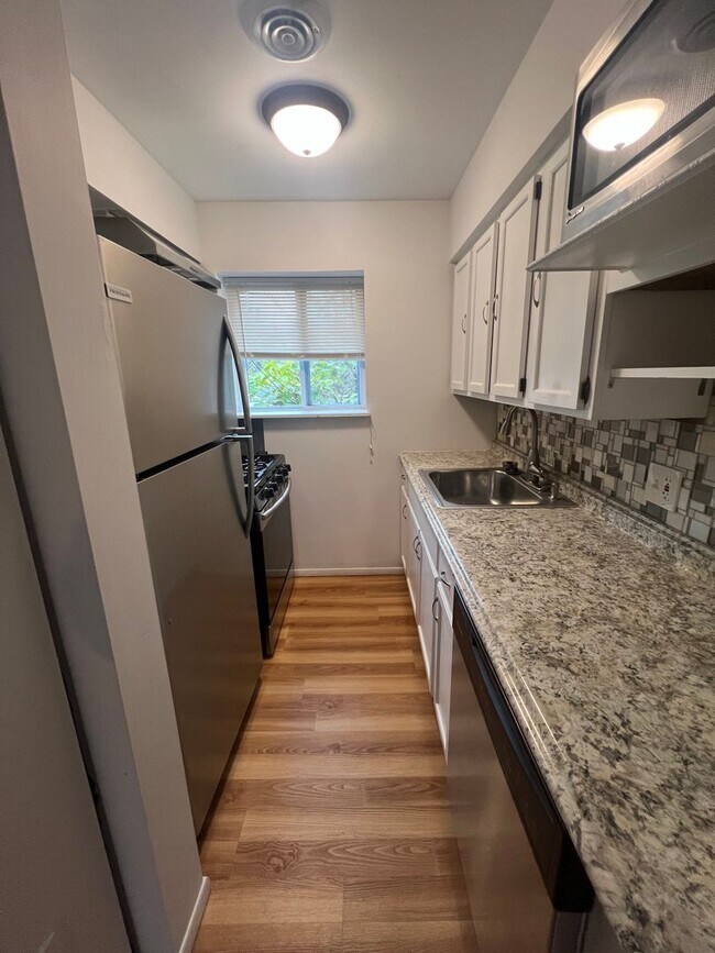 Photo - 5533 Southwest Ave Unit 5533 Southwest #2F