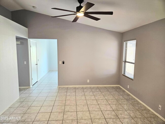 Photo - 15734 W Young St