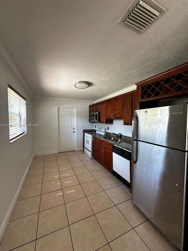 Photo - 802-804 NW 10th St Unit 804