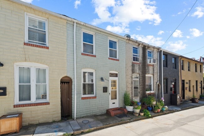 Building Photo - 2209 Duker Ct