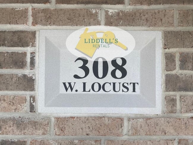 Photo - 308 W Locust St