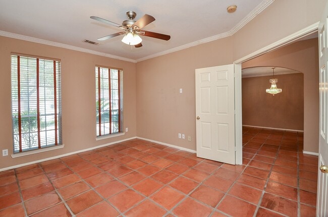 Photo - 17315 Kenton Crossing Ln