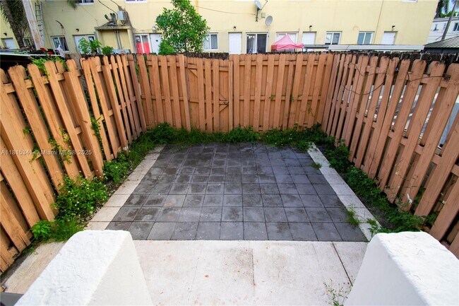 Photo - 8319 NW 5th Ave Unit 8319