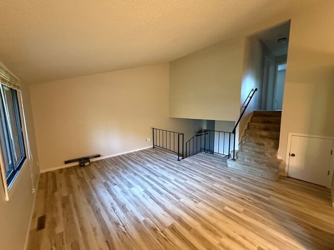 Building Photo - 9390-9392 176th St W Unit 9392 176th St W