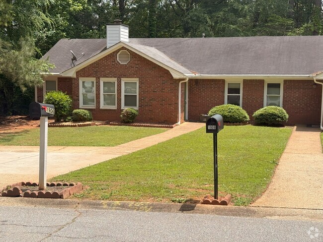 Building Photo - 1906 Patterson Cir Rental