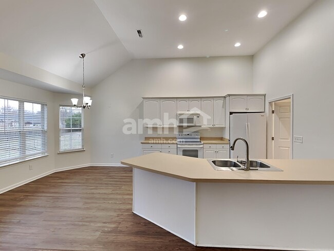 Photo - 315 Madrid Dr