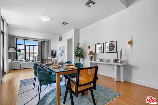 Photo - 3223 W 6th St Unit 206