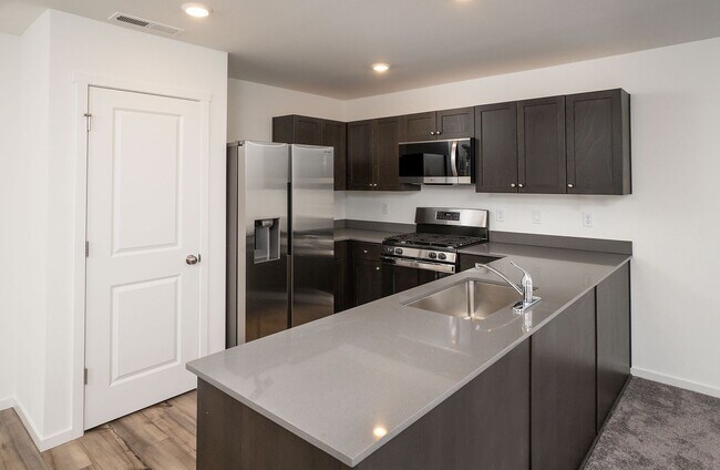 Photo - Brand New Home - 3bdrm 2.5ba - The Reserve in the Pines - La Pine, OR