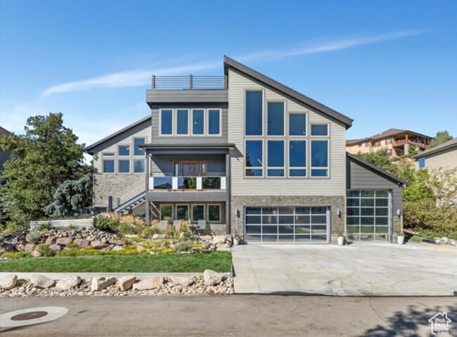 Front Daylight - 14902 S Saddle Leaf Ct