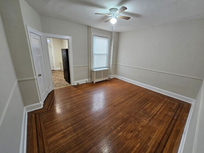 Photo - 2 Bedroom 1 Bathroom in Belair-Edison