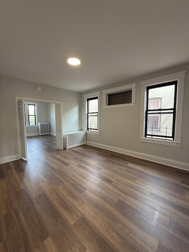 Photo - 34-37-37 9th St Unit 3
