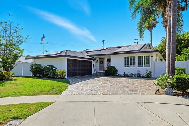 Building Photo - Fully Furnished 3 Bed 2.5 Bath Single Fami... Rental