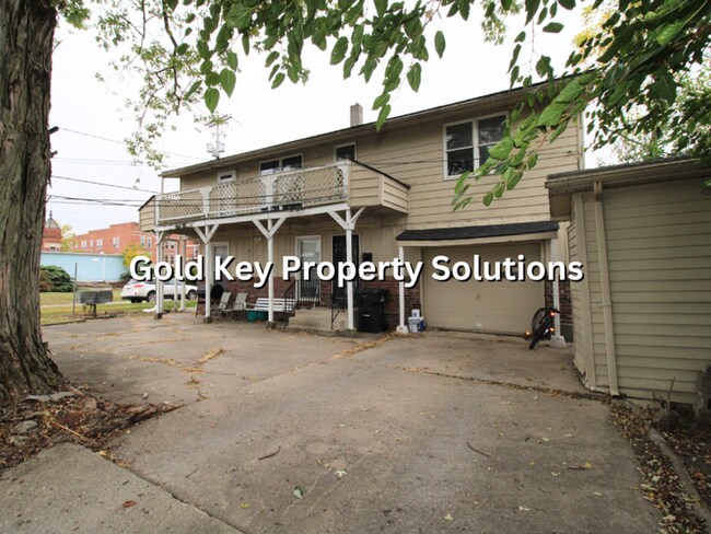 Photo - 117 E John St Unit 117 E John St Apt A