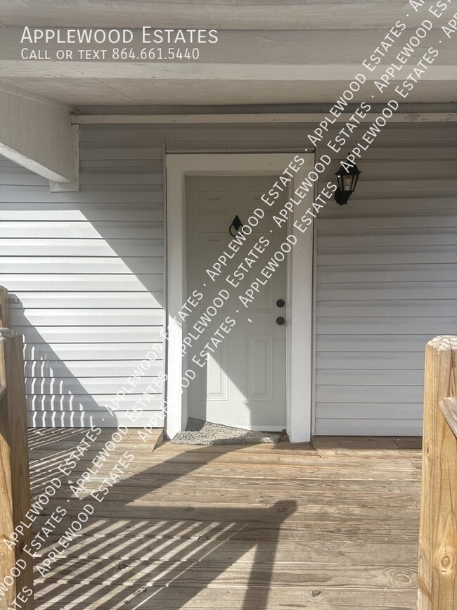 Photo - 105 Cabin St