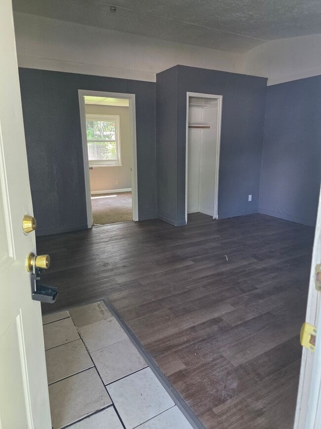 Building Photo - Move In Special! $250 off your 1st month r... Rental
