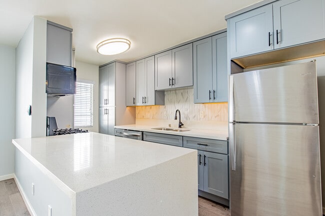 Photo - Euclid St Apartments