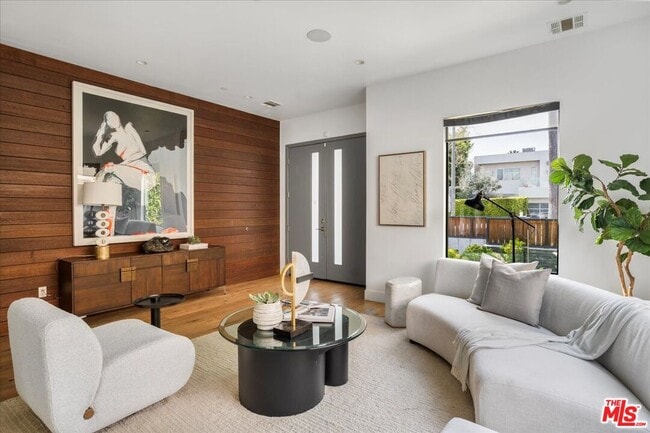 Photo - 616 N Fuller Ave