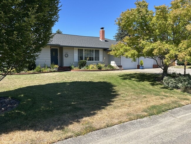 Beautifully Maintained 3 Bedroom, 2 Bath, ... - Beautifully Maintained 3 Bedroom, 2 Bath, ... House