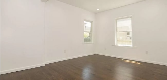 24 Brooks St Unit 1