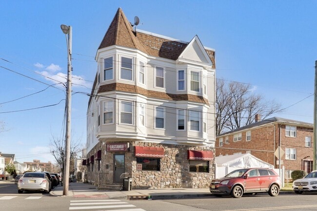 Building Photo - 284 Watchung Ave Unit B1