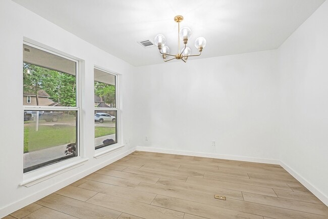 Building Photo - 725 Talmalge Hall Dr