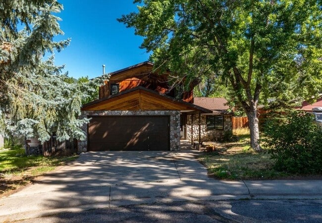 Building Photo - Spacious Home for Rent in Glenwood Springs...