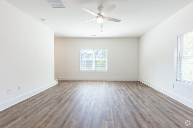 UNIT 1 - LIVING ROOM