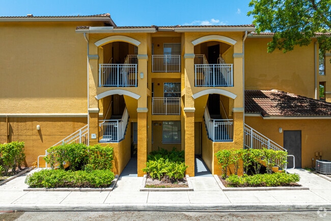 Photo - La Via Condominiums