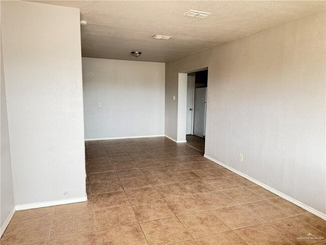 Photo - 12 E Schunior St