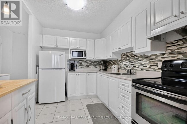 Photo - 1380 Prince of Wales Dr Unit 304