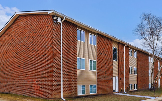 Outside - Lansing Grove Apartments