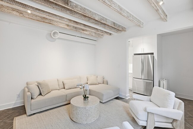 Photo - 309 Lorch St