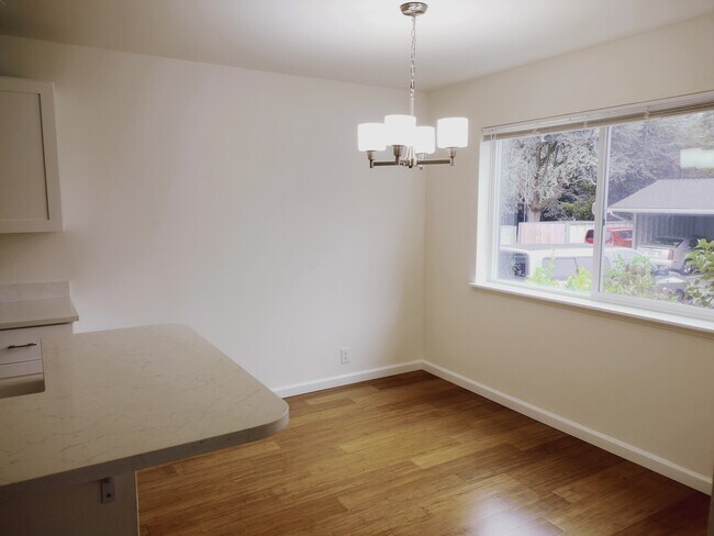 108 Comedor - Beachwood Homes in Kirkland