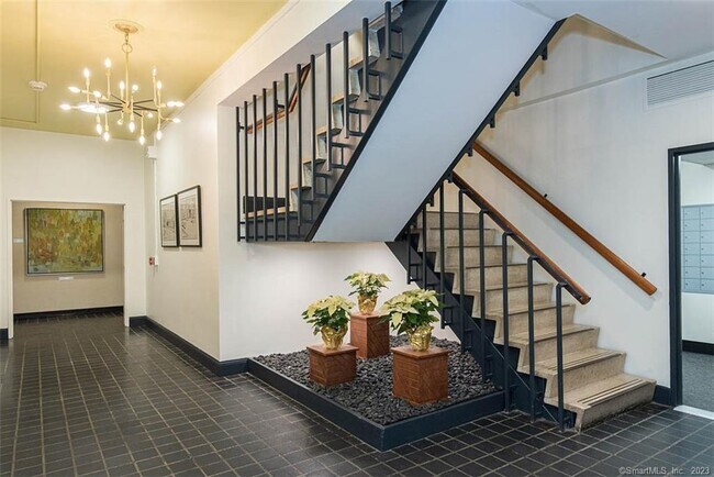 Photo - 31 Woodland St Unit 4G