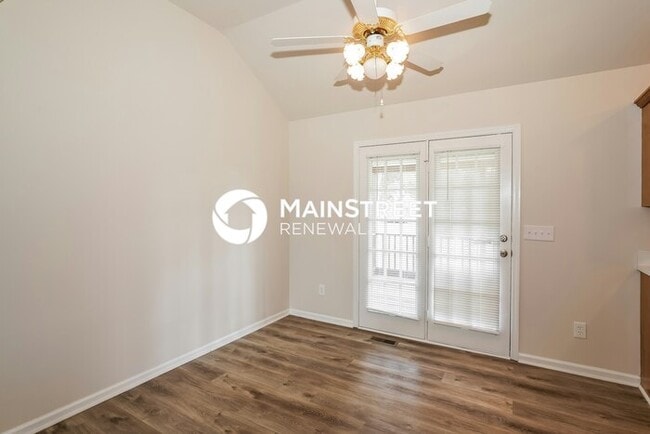 Photo - 3 Bedroom Pet-Friendly Home in GOODLETTSVILLE, TN with Main Street Renewal