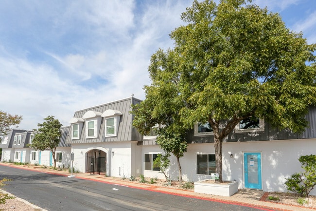 Photo - Mueller Crossing