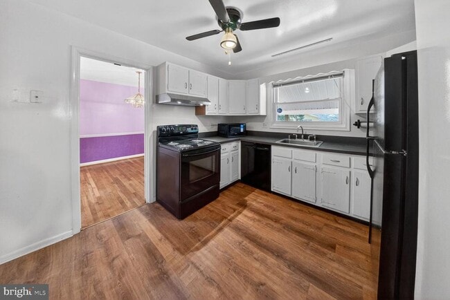 Photo - 2890 Balmoral Dr