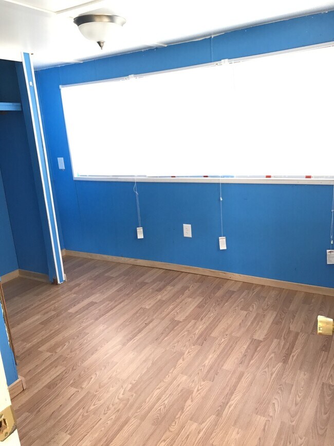 3 BDRM 1.5 BA SINGLEWIDE MOBILE INSIDE... Rental House Rental in