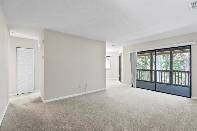 Photo - 14 Oakmont Ct Unit 14