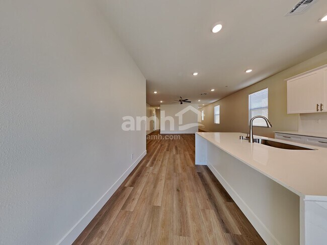 Photo - 537 Silverbell Falls Pl