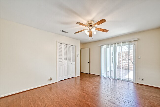 Photo - 918 Wycliffe Dr