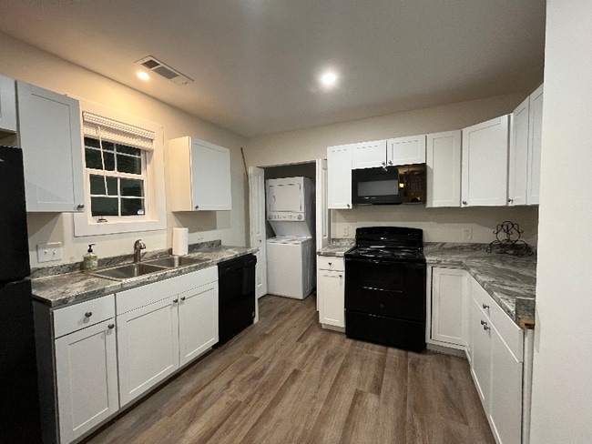 Photo - 12 Morningside Dr SW