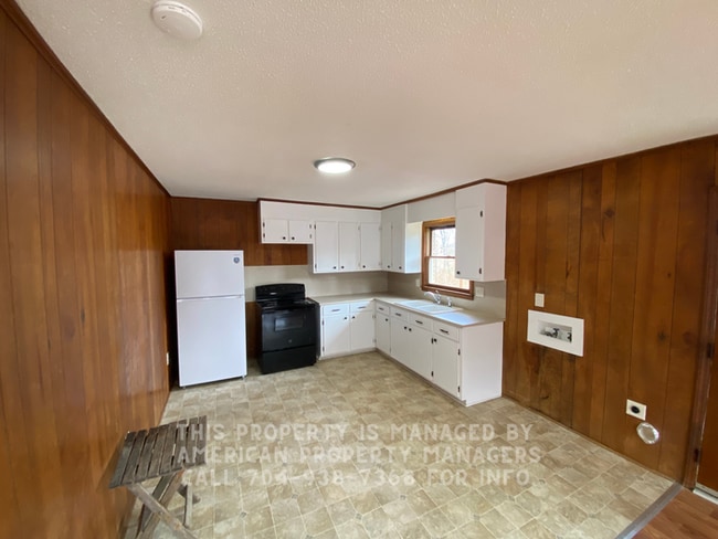 Photo - 3810 Vanderburg Dr